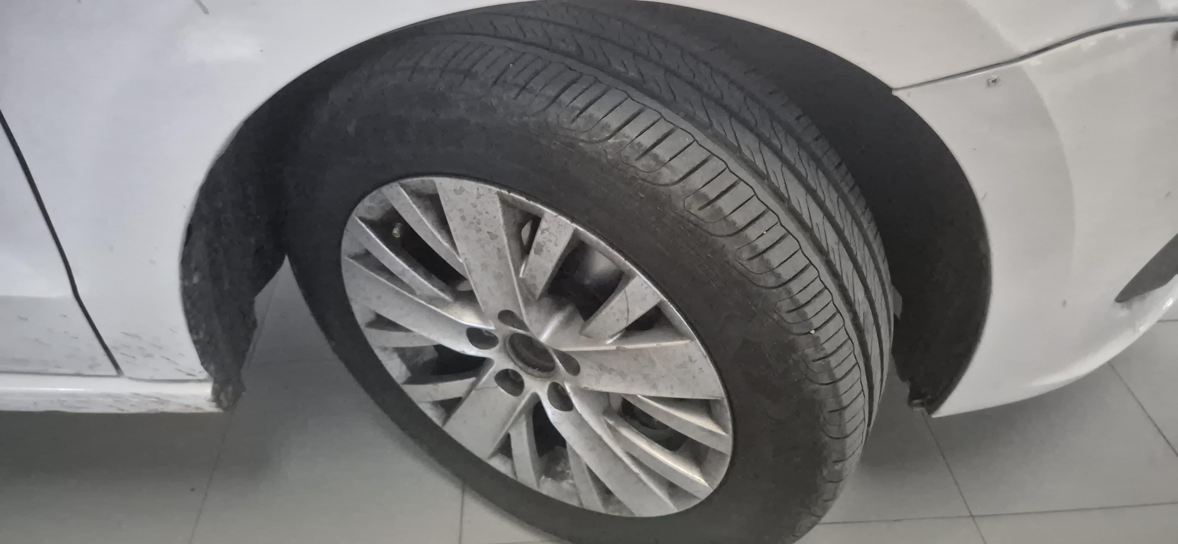 Volkswagen Vento(2012-2014) Highline Diesel